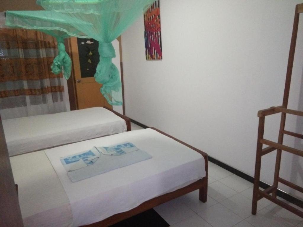 Leopard City Hostel Yala Tissamaharama Exterior photo